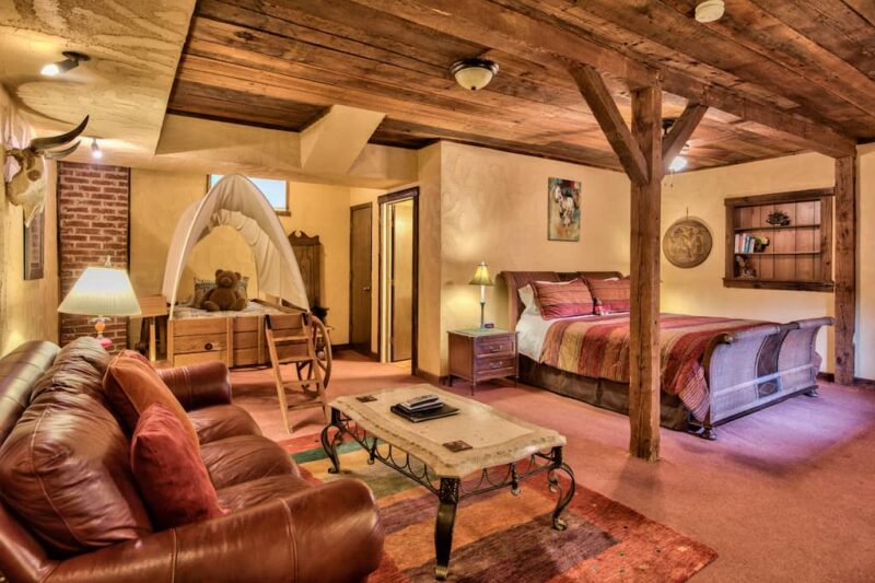Southern Cross Guest Ranch GA - Western Room